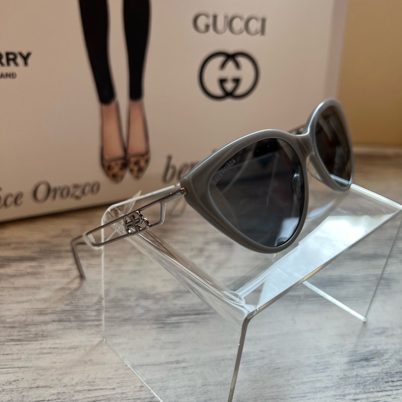 JUST TODAY❤️✨BALENCIAGA inception cat eye sunglasses - Picture 10 of 16